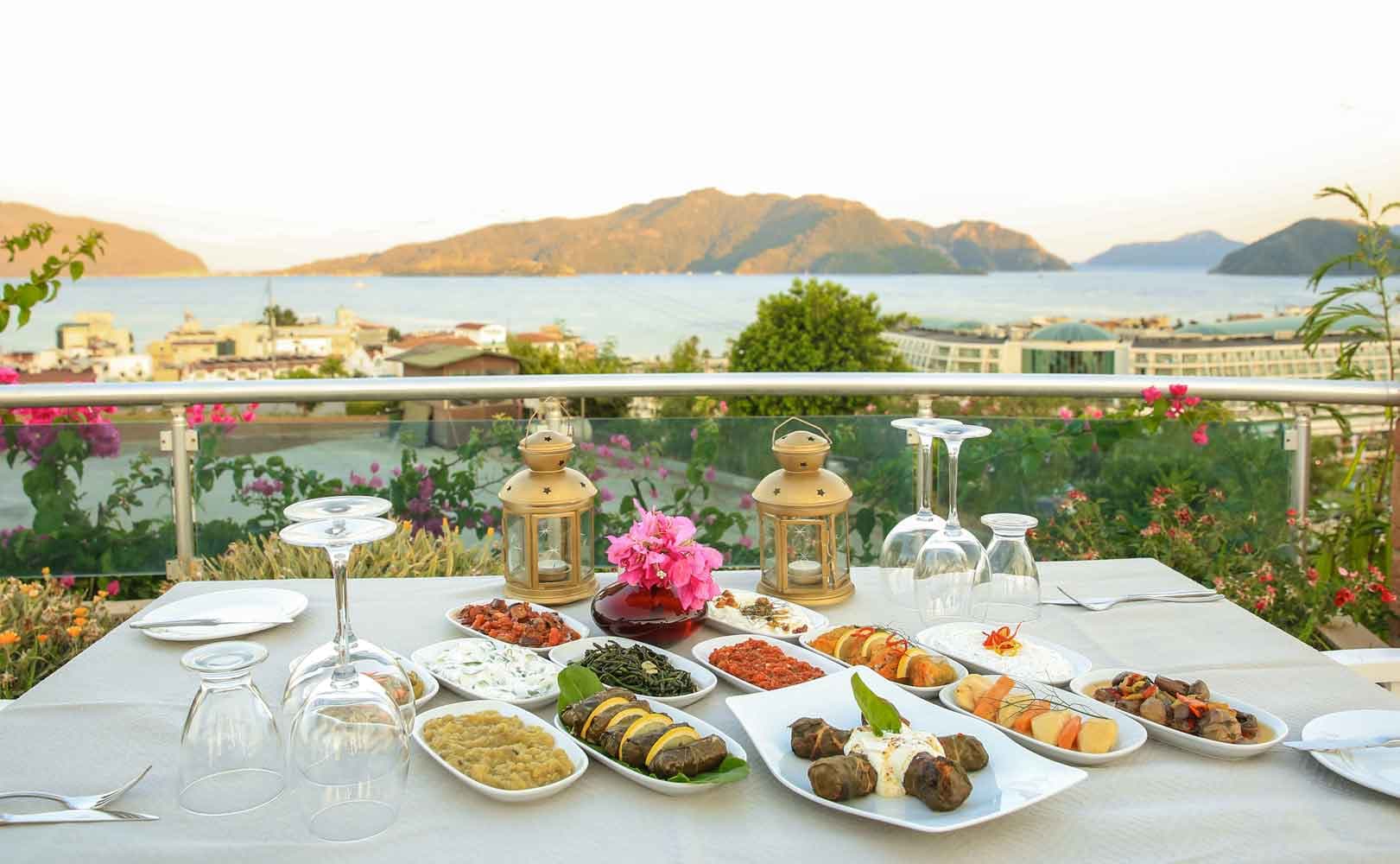 Tepe Restoran Manzarası
